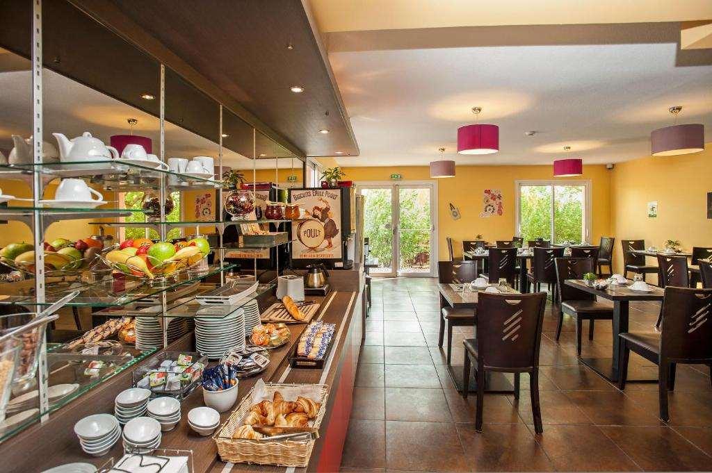 Brit Hotel Confort Villeneuve Sur Lot Bias  Restaurant foto