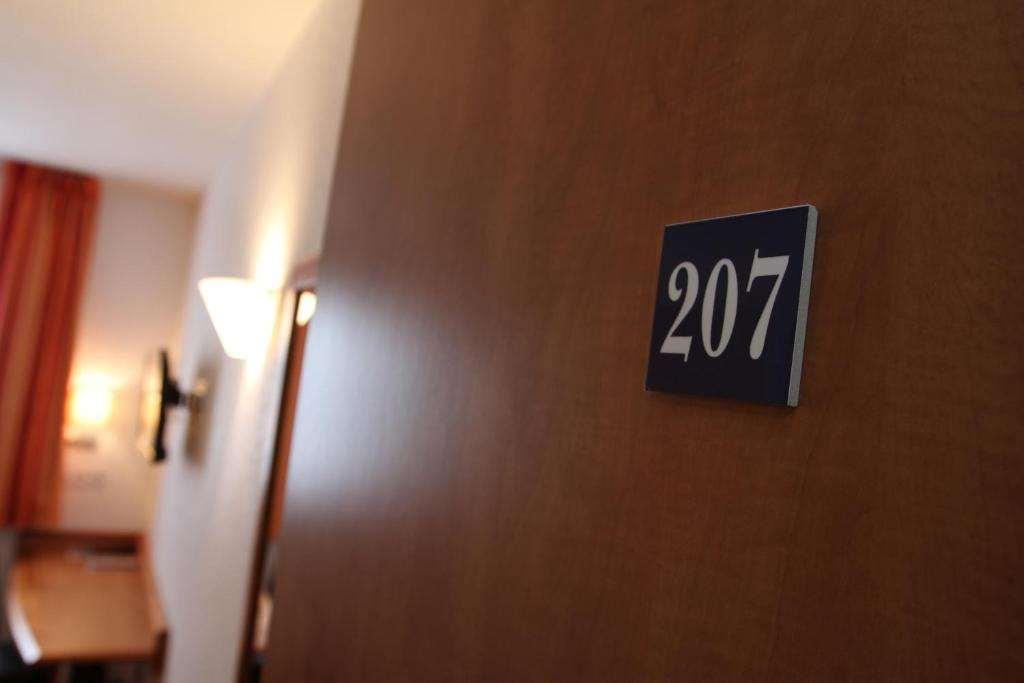 Brit Hotel Confort Villeneuve Sur Lot Bias  Cameră foto