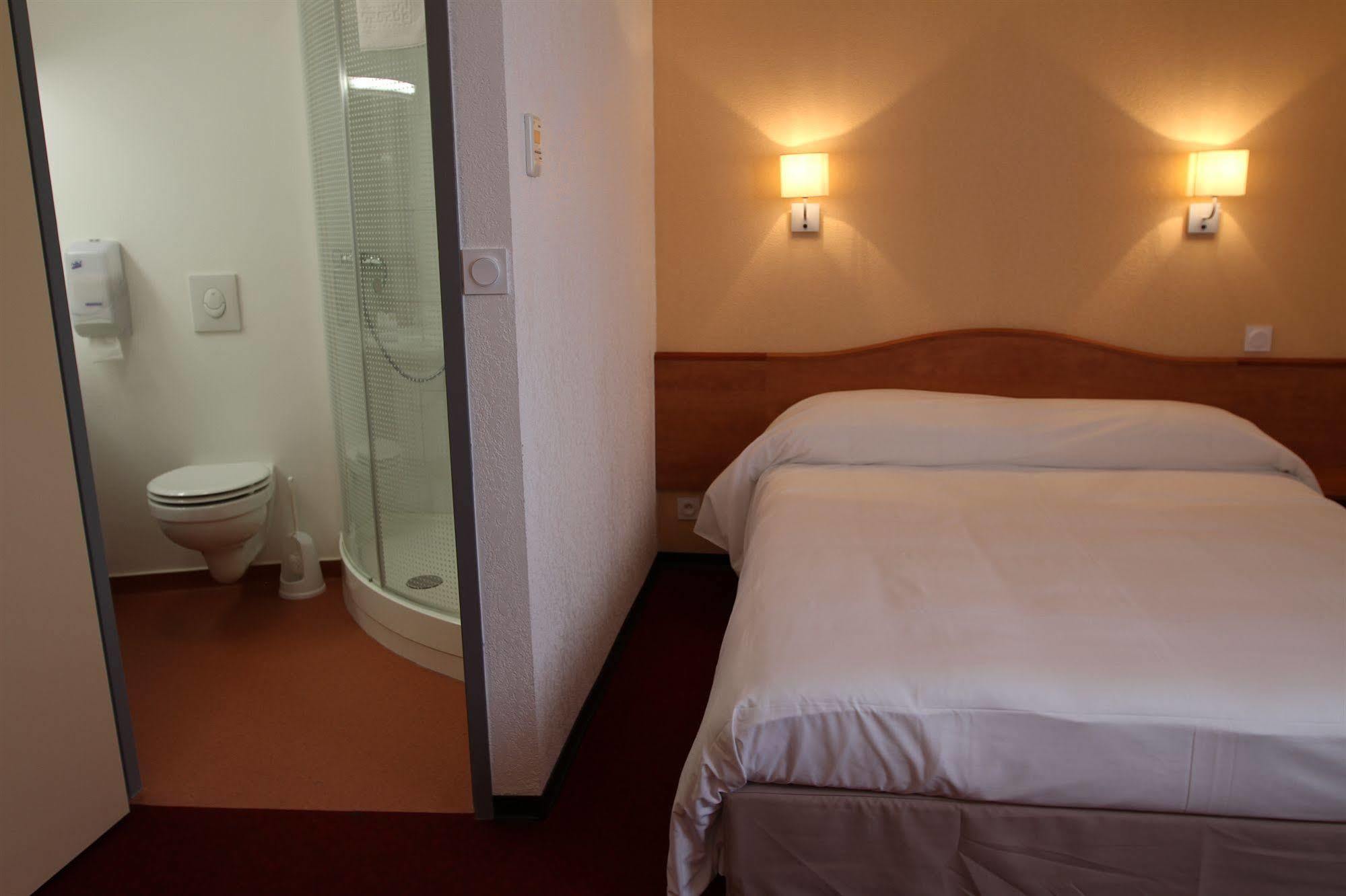 Brit Hotel Confort Villeneuve Sur Lot Bias  Exterior foto