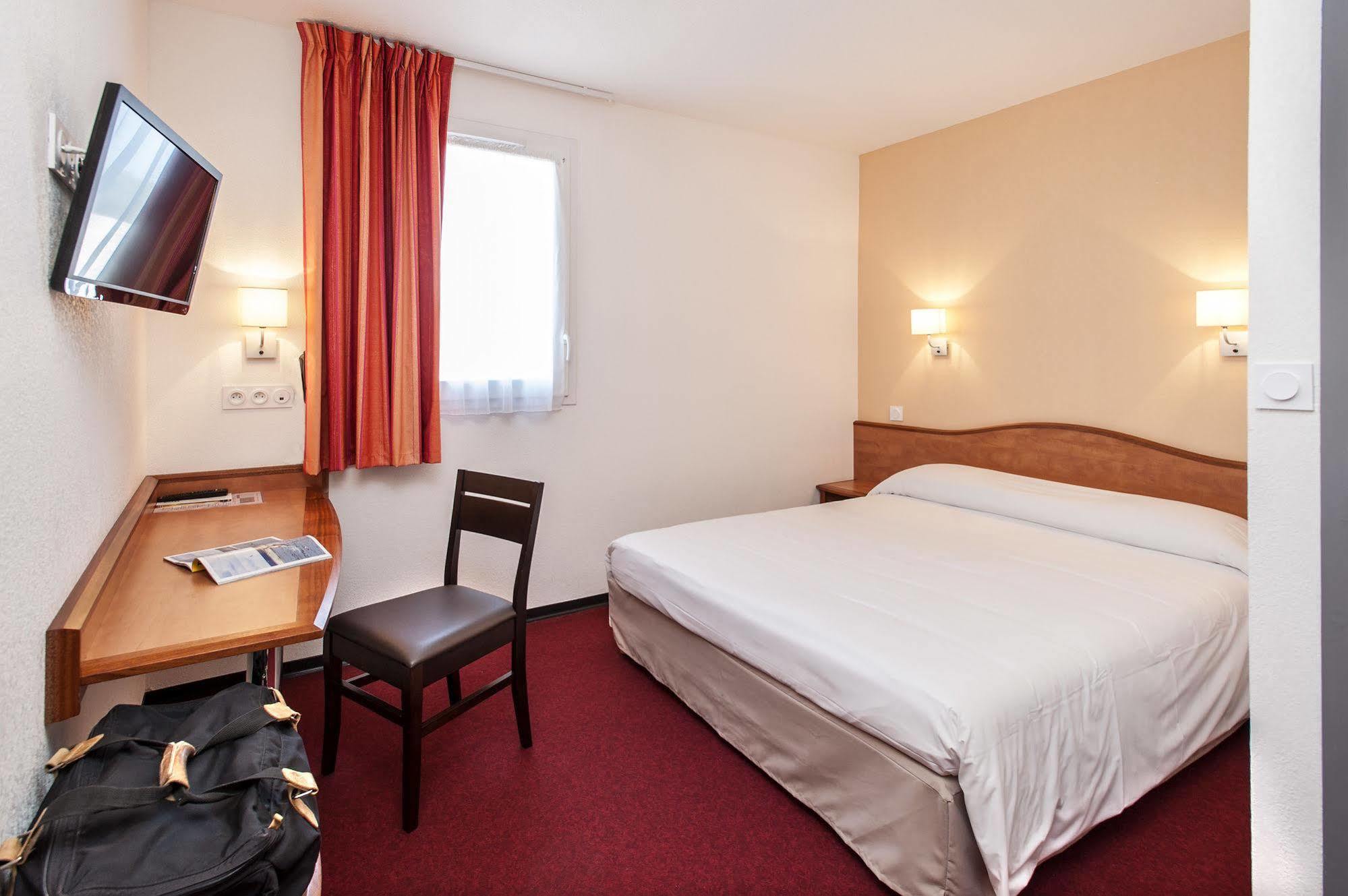 Brit Hotel Confort Villeneuve Sur Lot Bias  Exterior foto
