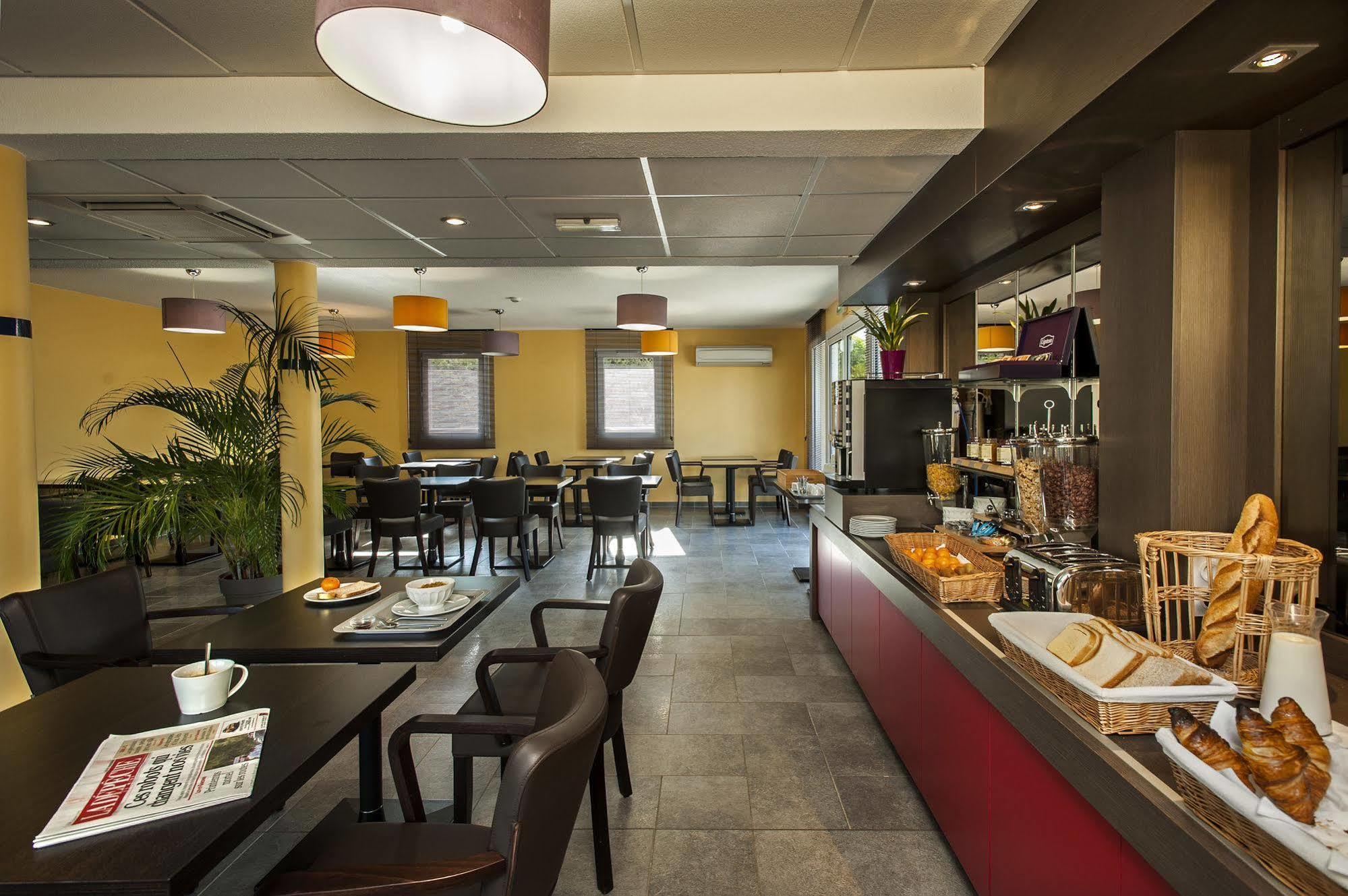 Brit Hotel Confort Villeneuve Sur Lot Bias  Exterior foto